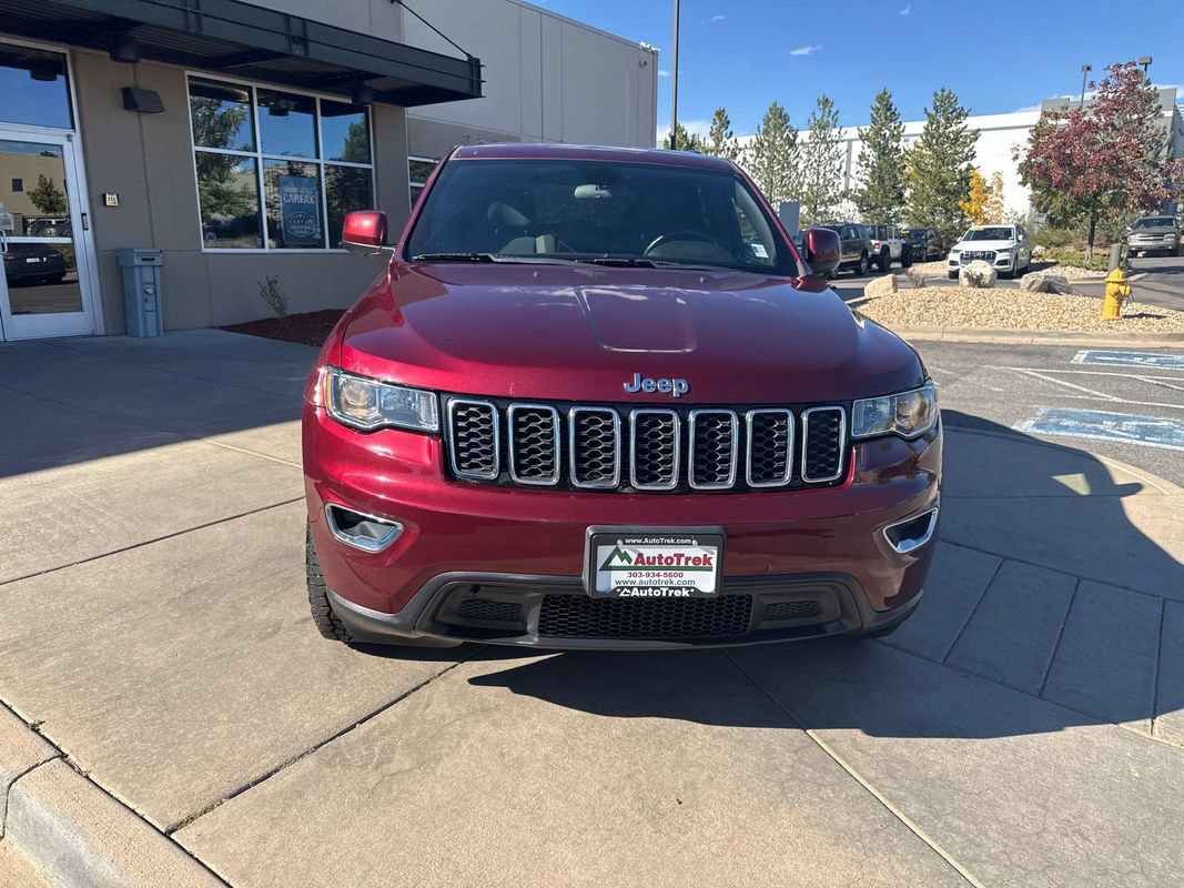 Used 2018 Jeep Grand Cherokee Laredo AWD/4WD image 3