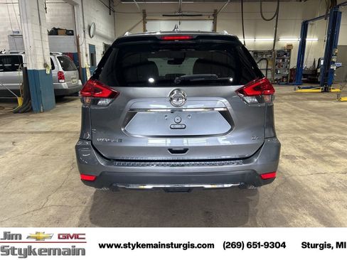 Used 2017 Nissan Rogue SL w/ SL Premium Package FWD image 11