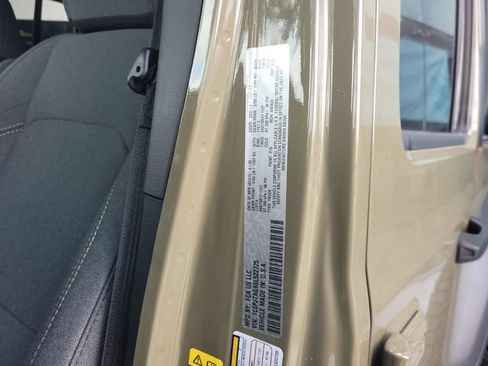 New 2025 Jeep Gladiator Sport image 20