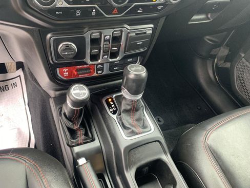 Used 2022 Jeep Wrangler Unlimited Rubicon w/ Cold Weather Group image 15