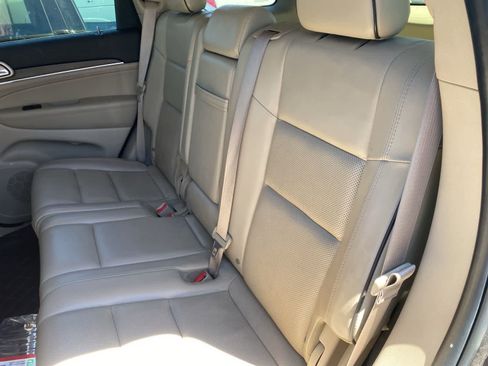 Used 2015 Jeep Grand Cherokee Overland AWD/4WD image 13