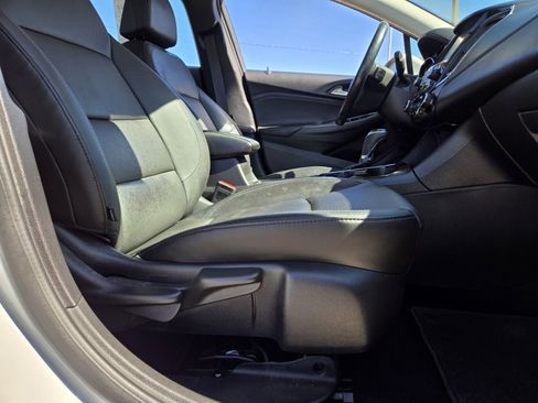 Used 2016 Chevrolet Cruze Premier image 13