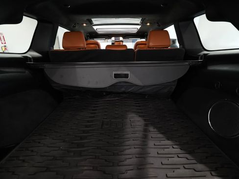 Used 2016 Jeep Grand Cherokee SRT image 25