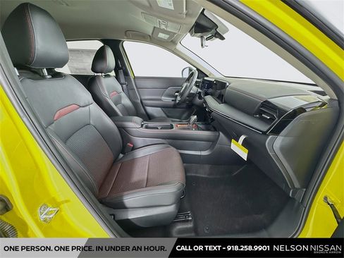 New 2025 Nissan Kicks SR image 25