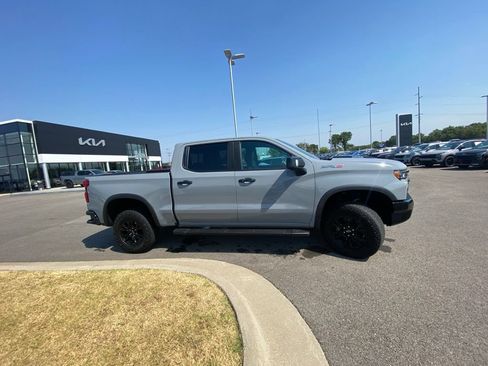 Used 2024 Chevrolet Silverado 1500 ZR2 w/ Technology Package AWD/4WD image 10