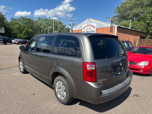 Used 2010 Dodge Grand Caravan SE FWD image 7