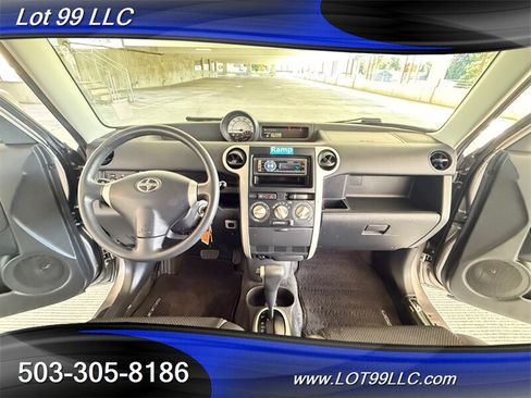 Used 2005 Scion xB FWD image 17