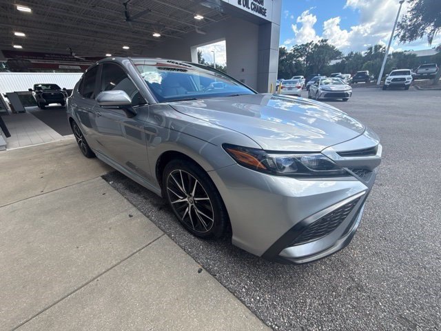 Used 2023 Toyota Camry SE w/ Convenience Package AWD/4WD image 3