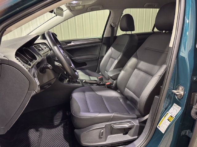 Used 2018 Volkswagen Golf Alltrack AWD/4WD image 10