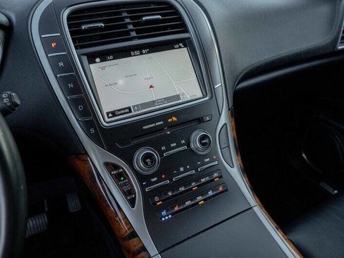 Used 2017 Lincoln MKX Reserve image 13