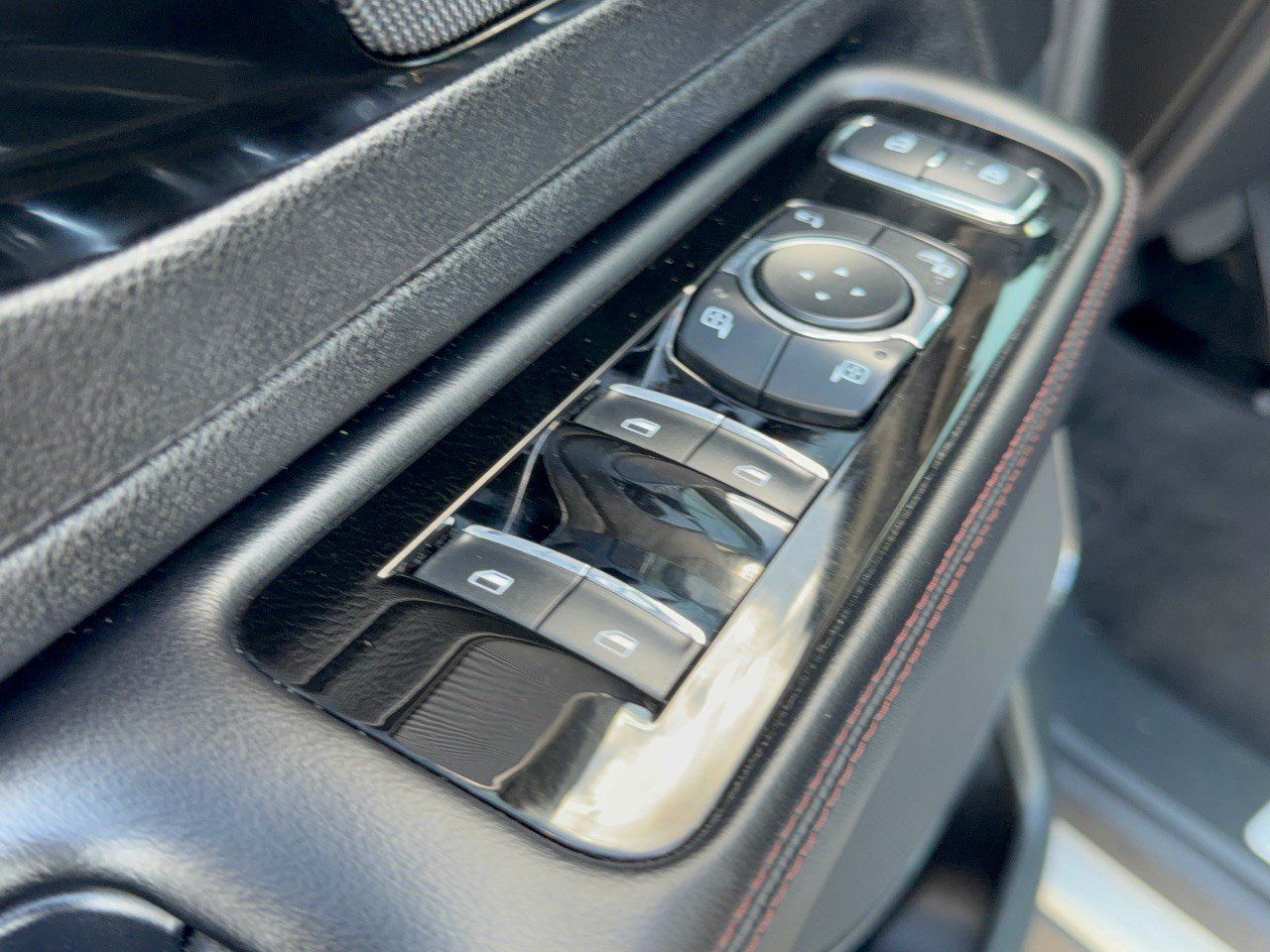 Used 2024 Lincoln Aviator AWD w/ Premium Package image 15