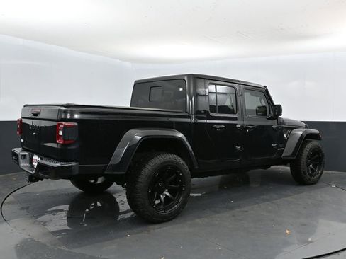 Used 2021 Jeep Gladiator Overland image 3