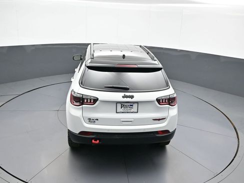 Used 2025 Jeep Compass Trailhawk AWD/4WD image 38