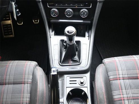 Used 2017 Volkswagen GTI S image 23