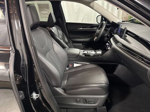 Certified 2025 INFINITI QX60 Pure AWD/4WD image 30