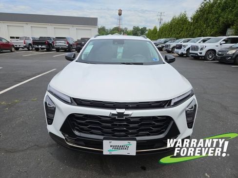 Used 2024 Chevrolet Trax ACTIV w/ Driver Confidence Package FWD image 2