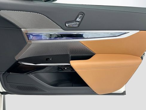 Certified 2023 BMW 740i RWD image 24
