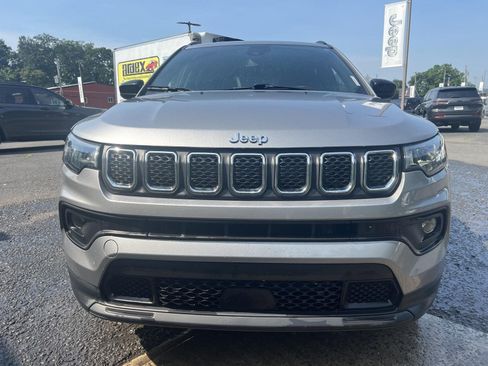 Used 2023 Jeep Compass Latitude AWD/4WD image 7