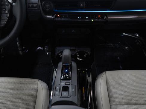 Used 2025 Toyota Prius Limited image 15