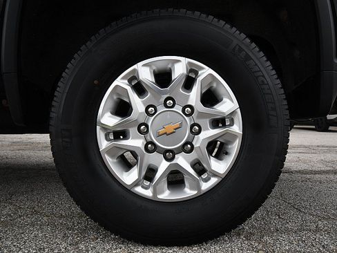 Used 2024 Chevrolet Silverado 2500 LT AWD/4WD image 27