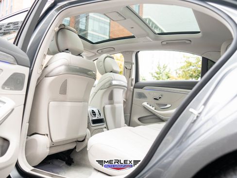 Used 2017 Mercedes-Benz S 550 4MATIC Sedan image 21