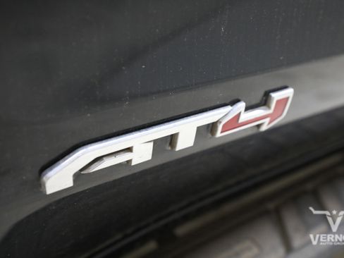 Used 2022 GMC Sierra 1500 AT4 AWD/4WD image 12