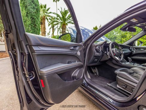 Used 2024 Alfa Romeo Stelvio Quadrifoglio w/ Quick Order Package 25A 100th image 17