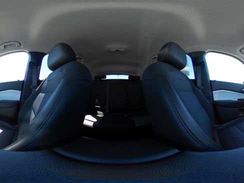 Used 2025 Chevrolet Trax LT FWD image 41