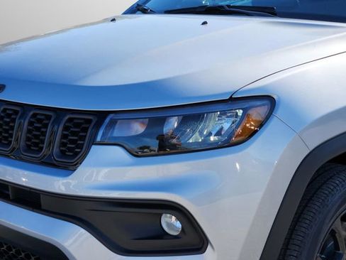New 2026 Jeep Compass Latitude image 27