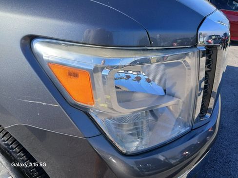 Used 2018 Nissan Titan SV RWD image 22