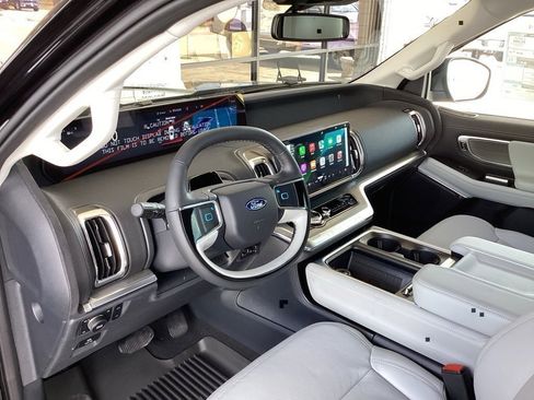 New 2025 Ford Expedition Platinum image 37