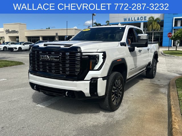 Used 2025 GMC Sierra 3500 Denali Ultimate AWD/4WD image 2