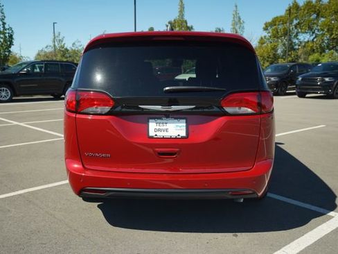 New 2026 Chrysler Voyager LX image 7