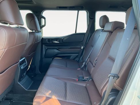Used 2025 Toyota Land Cruiser image 15