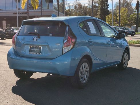 Used 2016 Toyota Prius C One image 5