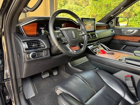 Used 2020 Lincoln Navigator L Reserve w/ Equipment Group 201A Reserve AWD/4WD image 12