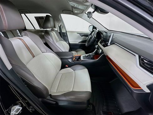 Used 2021 Toyota RAV4 Adventure image 12