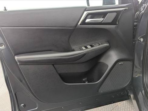 Used 2025 Mitsubishi Outlander SE AWD/4WD image 13