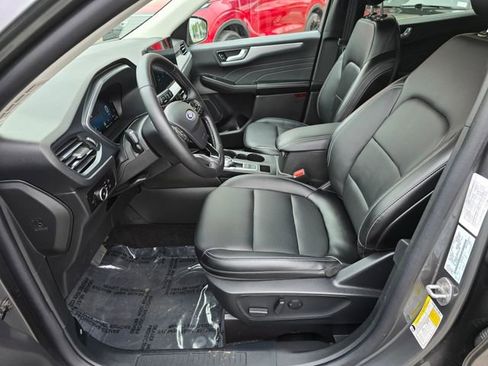 Used 2025 Ford Escape Platinum AWD/4WD image 18
