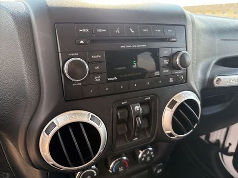 Used 2015 Jeep Wrangler Unlimited Sahara w/ Max Tow Package AWD/4WD image 22