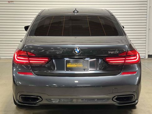 Used 2018 BMW 750i RWD image 31
