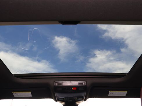 Used 2025 Volkswagen Jetta GLI Autobahn image 12