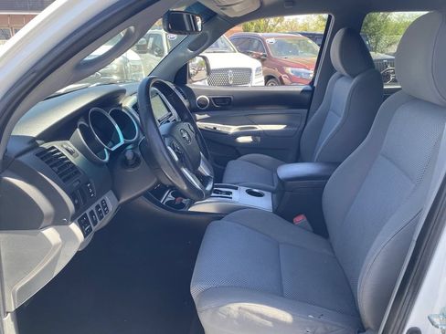 Used 2014 Toyota Tacoma PreRunner w/ TRD Sport Package RWD image 17