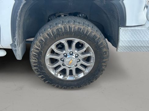 Used 2024 Chevrolet Silverado 2500 LTZ w/ LTZ Convenience Package AWD/4WD image 10