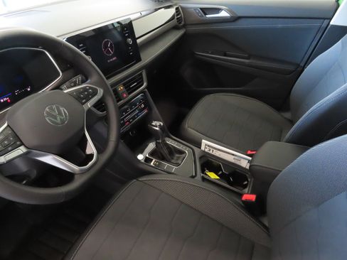 New 2026 Volkswagen Taos SE image 22