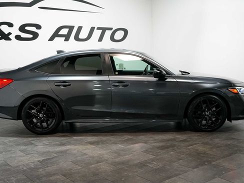 Used 2022 Honda Civic Sport image 8