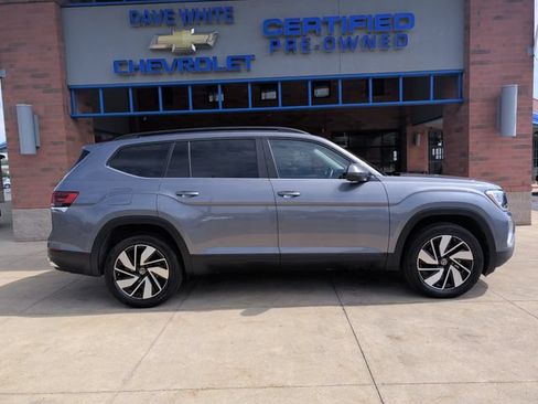 Used 2025 Volkswagen Atlas SE FWD image 9