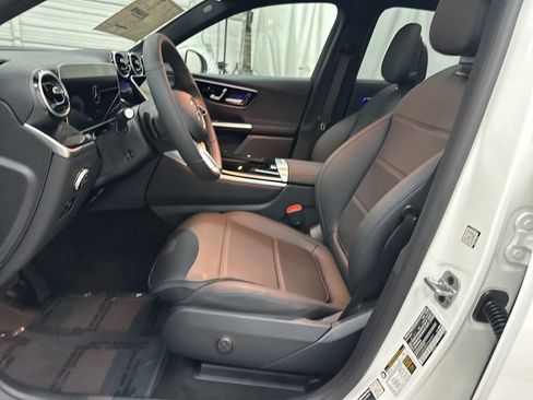 Used 2026 Mercedes-Benz GLC 300 4MATIC image 18