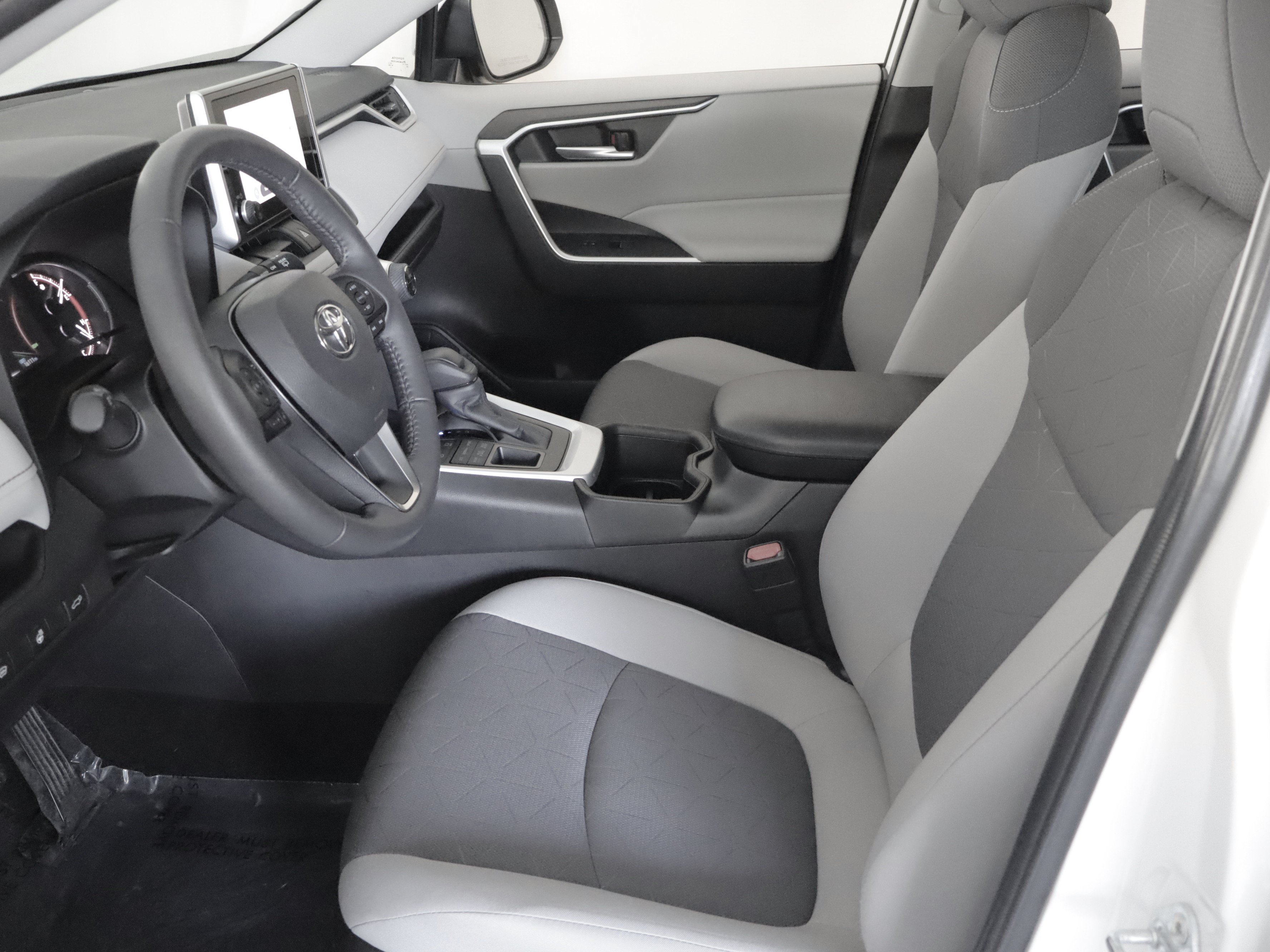 Used 2024 Toyota RAV4 XLE w/ Convenience Package AWD/4WD image 8