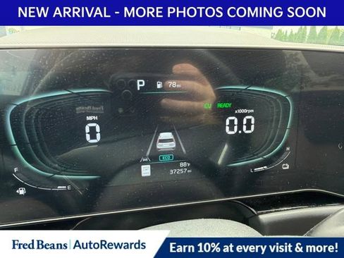 Used 2024 Kia Niro SX Touring FWD image 13